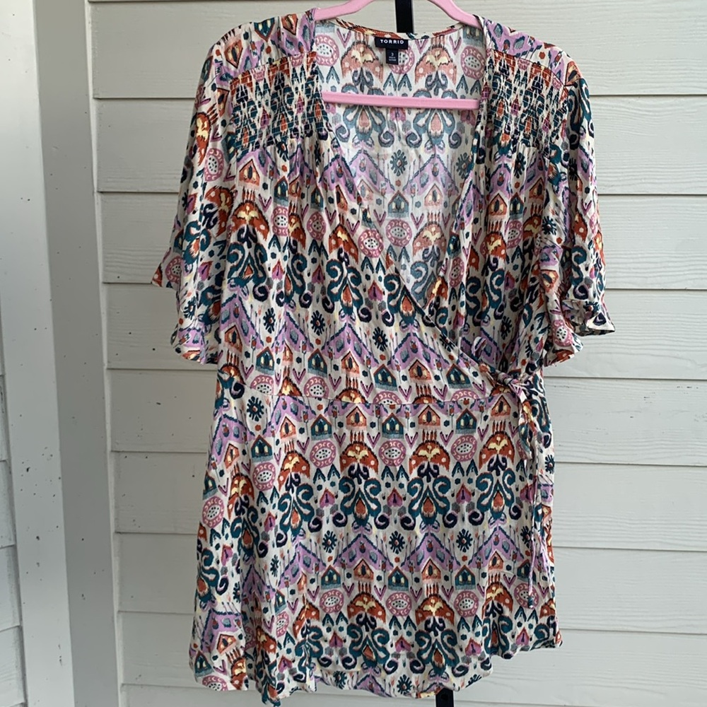 Torrid Top Ikat Print Gauze Smocked Surplice Blouse Shirt Plus Size 3X - Picture 6 of 9